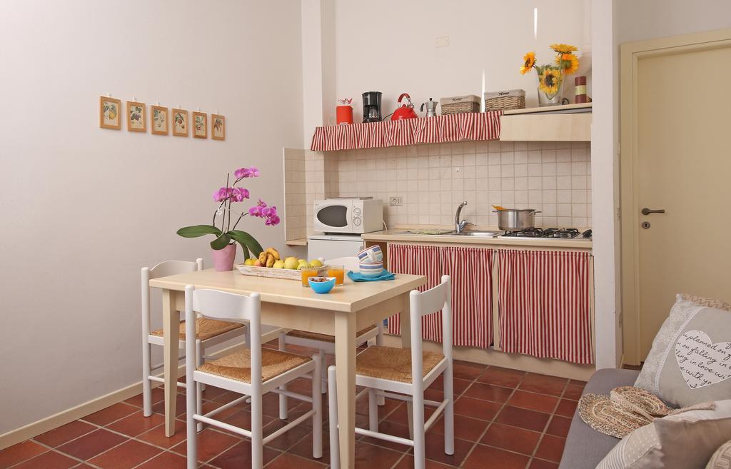 Residence Il Melograno Manerba del Garda Eksteriør billede